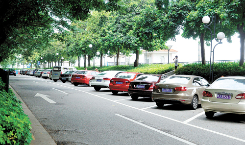 7月1日起设咪表车位以来 BR 海傍街宽了 找车