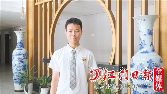邝昊俊