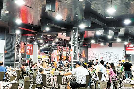 在餐饮行业“内卷”之时，邑家人逆势上行，做出特色，满足消费者的需求。
