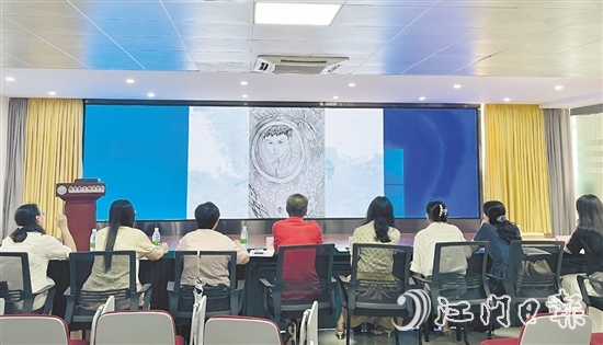 专家评委团对作品进行评分。
