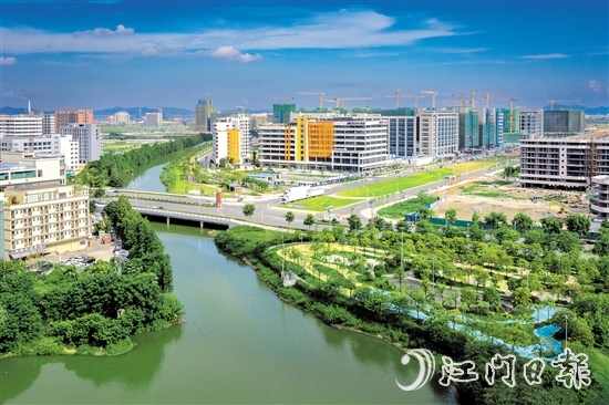 快速“长大”的江门安全应急产业园，是江海区与奋斗“搭子”们的收获之一。周华东