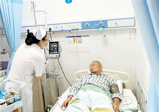 江门首张处方在江门市中心医院开出，患者在该院神经内科二区成功进行输注。