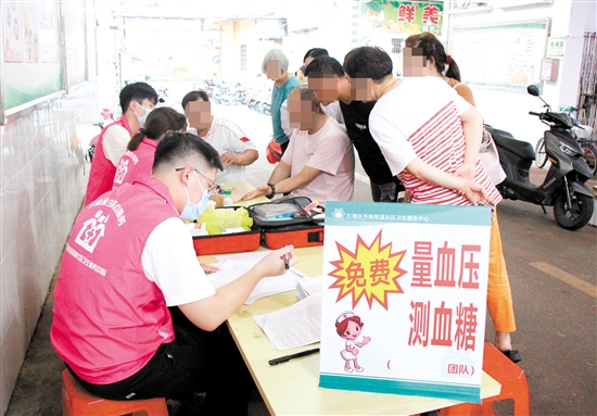 江海分院开展慢病宣教活动。