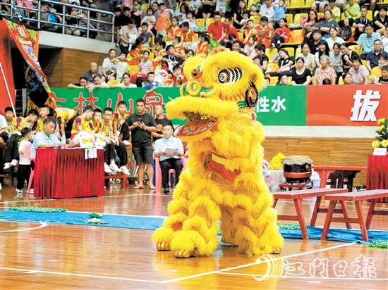 比赛现场，一只只醒狮栩栩如生。
