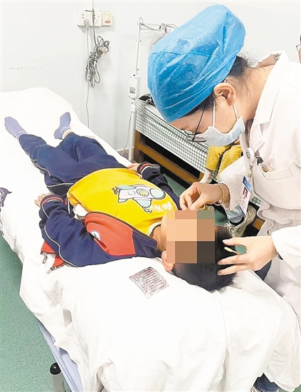 中医康复特色夜间门诊为患者提供高效服务。