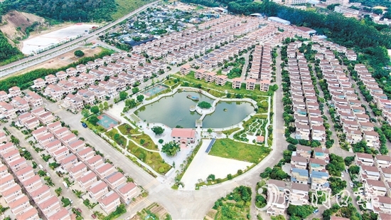 奇榜村积极探索集体经济创新发展模式，推动共富广场等项目落地，向“亿元村”目标迈进。
