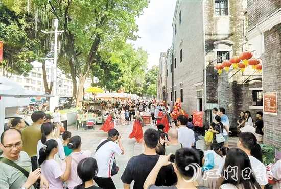 每到节假日，启明里一带总是人气十足。