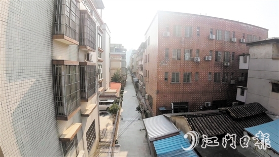 新昌明渠改造工程完成后，明渠两侧的人居环境得到明显改善。