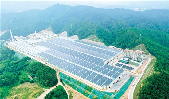 信义节能玻璃（江门）有限公司厂房建筑风格为现代简约，有效提升整体建筑层次感。