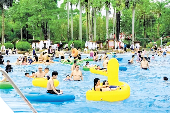 恩平各大温泉景区让游客度过一个温暖的春节。