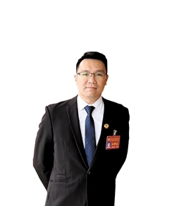开平市政协委员、民盟开平市委员会专职副主委张伟津