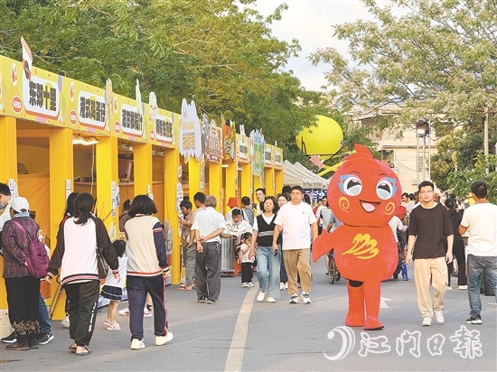 4月11-13日，四九镇艺术嘉年华举行，累计吸引超过两万人次参与活动。