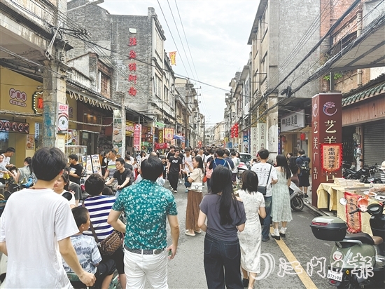 长堤历史文化街区依然是旅游热门目的地。
