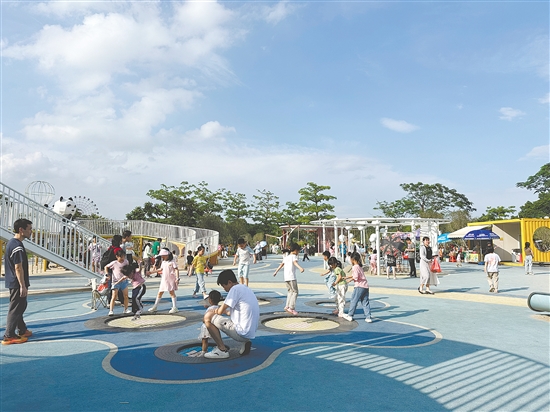 新会儿童公园成为热门亲子游目的地。