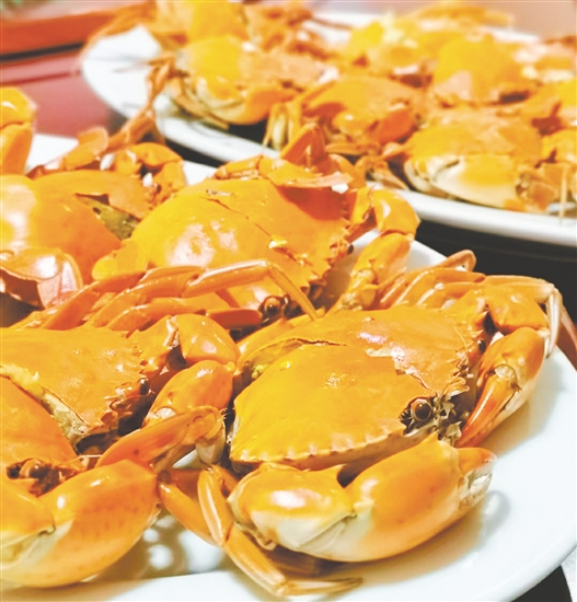 清蒸青蟹原汁原味。