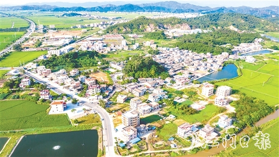 赤溪镇长安村以土地盘活、环境整治、基建升级、治理创新为抓手,借“百千万工程”东风破茧成蝶。 赤溪镇长安村以土地盘活、环境整治、基建升级、治理创新为抓手,借“百千万工程”东风破茧成蝶。