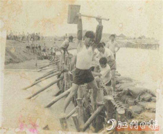 1958年9月，恩平拉开锦江水库建设的序幕。