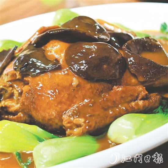 陈皮扒水鸭酥香软糯。