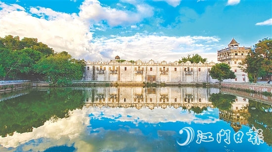 强亚村提升人居环境,扎实推进农村厕所、生活污水和垃圾治理“三大革命”,开展绿美乡村建设。 强亚村提升人居环境,扎实推进农村厕所、生活污水和垃圾治理“三大革命”,开展绿美乡村建设。