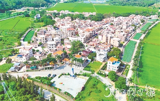 赤溪镇护岭村以“百千万工程”为抓手,多点发力推进乡村组织振兴、产业兴旺、文旅璀璨、生态宜居、和谐善治,绘就乡村振兴立体画卷。 赤溪镇护岭村以“百千万工程”为抓手,多点发力推进乡村组织振兴、产业兴旺、文旅璀璨、生态宜居、和谐善治,绘就乡村振兴立体画卷。