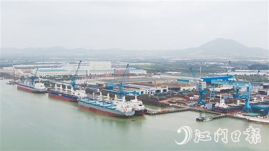 古井镇是我市造船业重镇。焊接机器人将极大助力企业实现降本增效、产线升级。