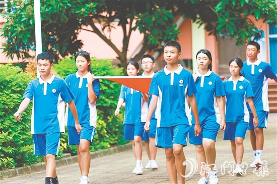 怡霖学校致力于培养学生拥有健全人格、社会责任感与家国情怀。