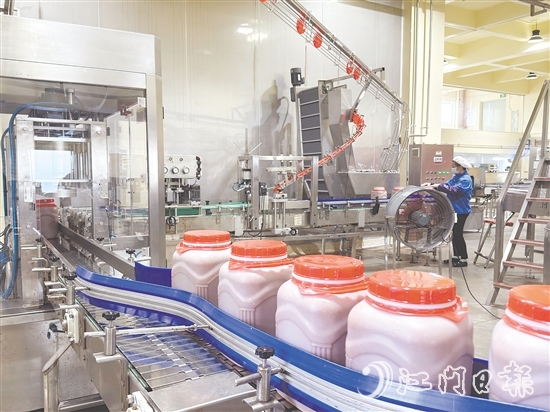 粤师傅公司将现代科技融入传统工艺，不仅能保持产品的独特风味，更能实现生产的标准化、规模化。