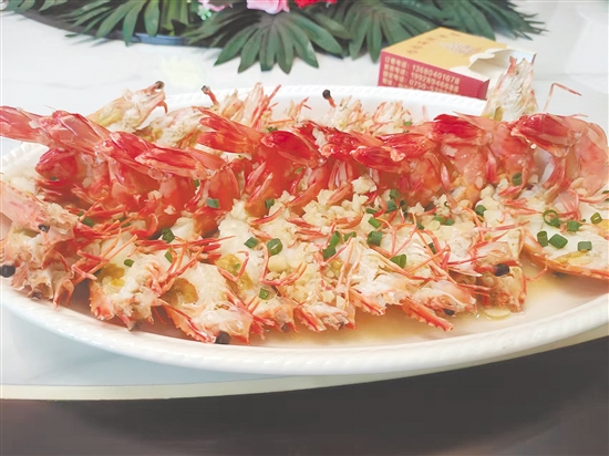 开渔后,食客可尽情品尝新鲜美味海鲜。 开渔后,食客可尽情品尝新鲜美味海鲜。