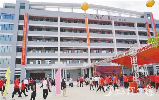 崭新的台山排球运动学校综合训练大楼将助力培养更多排球人才。 崭新的台山排球运动学校综合训练大楼将助力培养更多排球人才。