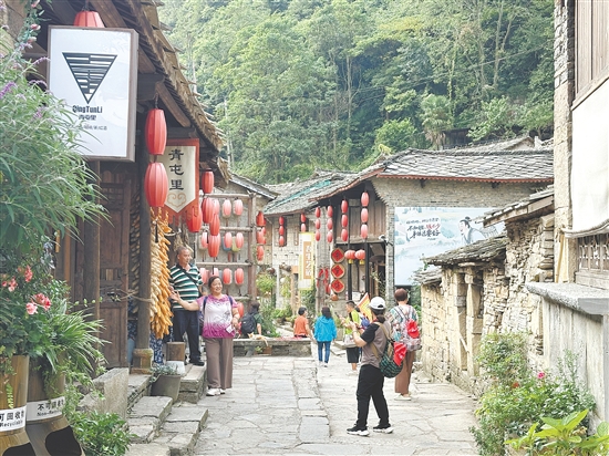 9月9日，“邑起游”云贵秋韵5天游启程。