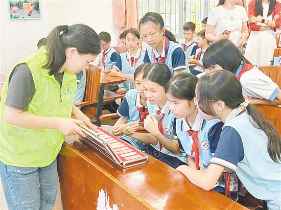 活动为学生带来禁毒知识，筑牢校园安全防线。