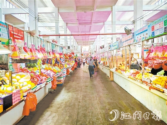 通过深入开展爱国卫生运动，江海区城乡环境变得更靓更宜居。图为整改后的乐中市场。