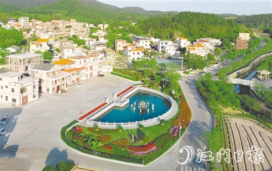 城西村深化人居环境整治,打造宜居家园。 城西村深化人居环境整治,打造宜居家园。