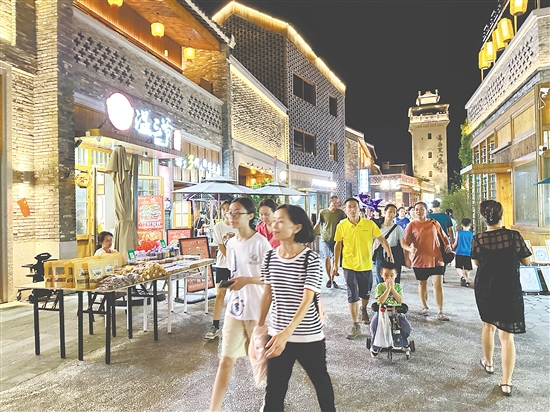 江门古劳水乡景区推出夜游免费入园活动。 江门古劳水乡景区推出夜游免费入园活动。