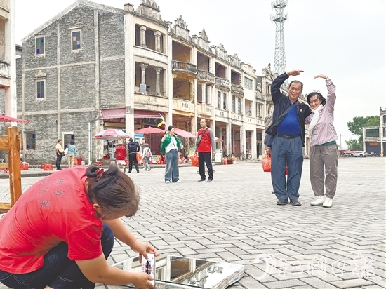 台山乡村美景吸引游客打卡拍照。李嘉敏 台山乡村美景吸引游客打卡拍照。李嘉敏