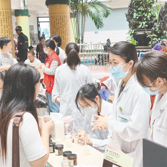 岭南膏方得到市民青睐。 岭南膏方得到市民青睐。