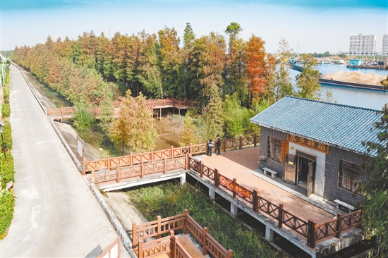 水乡驿站是岛上观赏西江日出的绝佳位置。