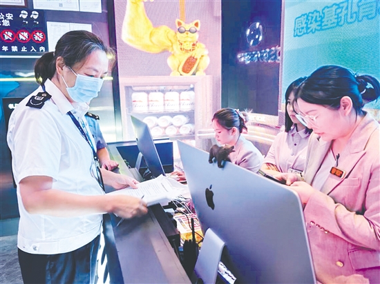 开平市人社局联合公安、文广旅体、消防等多部门开展联合执法检查。
