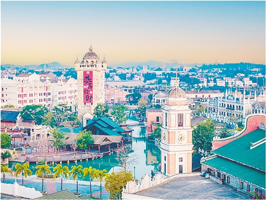 开平市政协文化和文史资料委员会提出《关于促进我市农文旅融合发展的提案》,建议提升赤坎华侨古镇、碉楼景区等的硬件设施与服务水平,以及丰富业态、创新营销、整合资源等“软实力”提升策略。 开平市政协文化和文史资料委员会提出《关于促进我市农文旅融合发展的提案》,建议提升赤坎华侨古镇、碉楼景区等的硬件设施与服务水平,以及丰富业态、创新营销、整合资源等“软实力”提升策略。