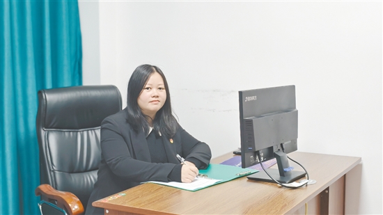 赵婷，中共恩平市委政法委员会维稳工作股股长、四级主任科员。牵头协调跟进处理矛盾纠纷1102宗，成功化解1060宗，化解率96%。主导编印《涉稳风险研判周报》37期。在恩平市社会治安综合治理中心建设过程中，录入事件1019宗，化解重点个案30宗，推动基层治理响应率达100%。获评恩平市“最美志愿者”、信访工作先进个人、网络舆情优秀信息员等。