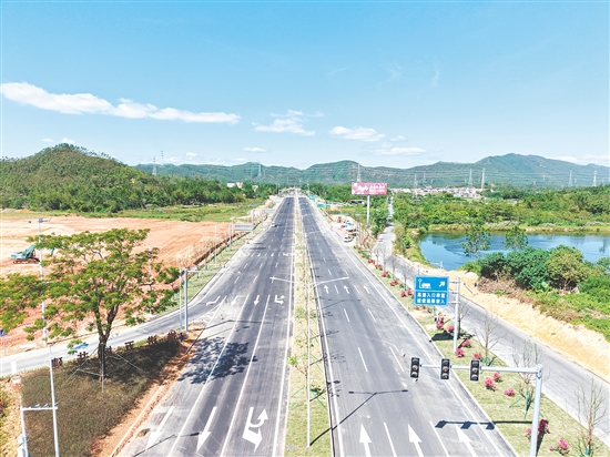 沈海高速公路恩城互通连接线扩建工程项目将原双向四车道拓宽为双向六车道。