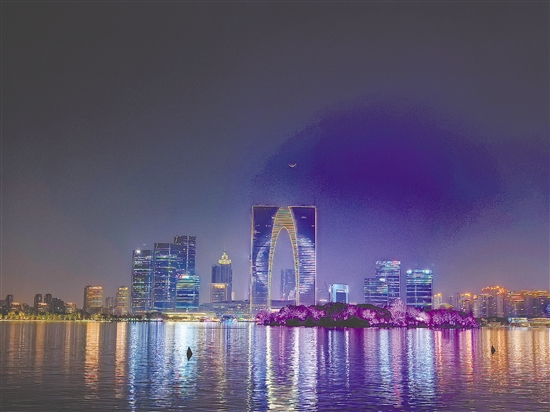 阿芬一家打卡苏州城市地标。