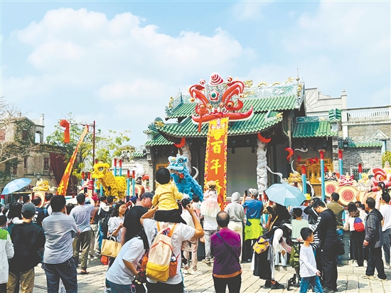 赤坎华侨古镇热闹却不拥挤。