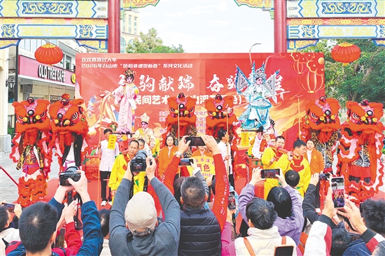 飘色巡游成为台山营造浓厚年味的重头戏。