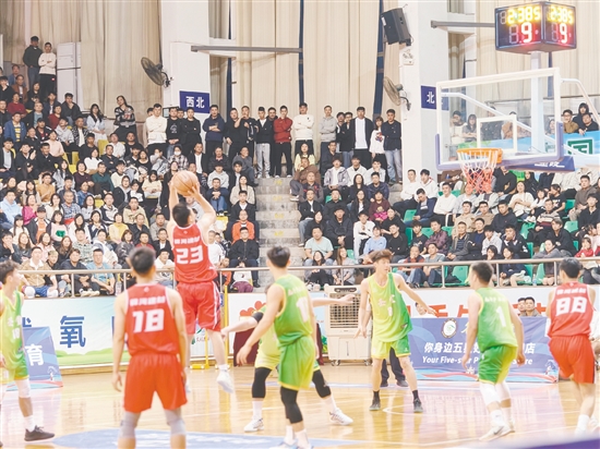 2025-2026赛季恩平市男子篮球联赛现场。