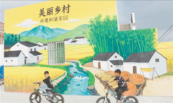 深井镇美丽家园墙绘成为乡间新风景。