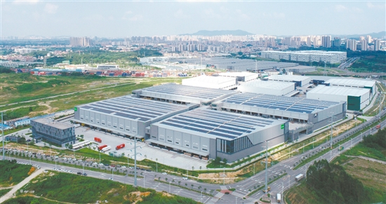 在珠西国际物流中心的助力下，越来越多鹤山企业走出国门。