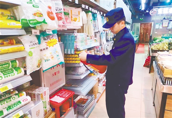 马冈镇开展消防安全夜间专项检查。