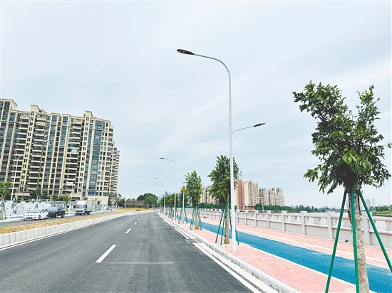 从路面破损、井盖异响到路灯不亮、管道堵塞，群众的烦心事一经反映，便能得到快速响应和高效处置。