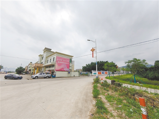 改造前的乡镇入口 改造前的乡镇入口